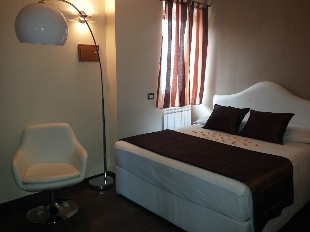 Aida Charming Rooms Рим Екстериор снимка