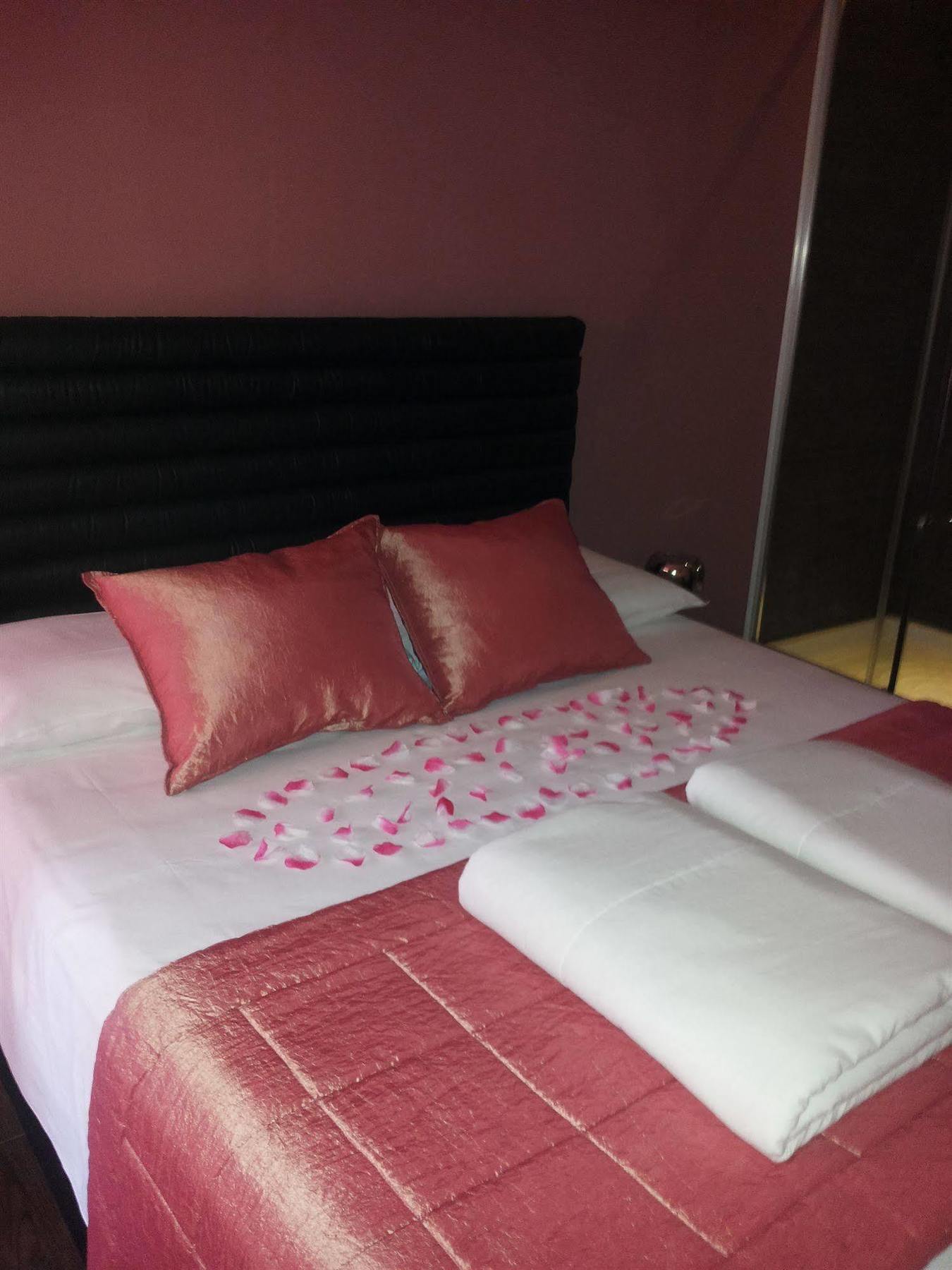 Aida Charming Rooms Рим Екстериор снимка